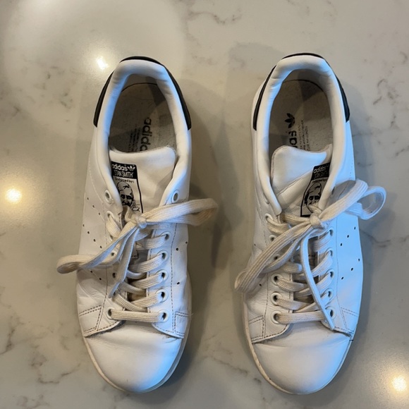 Adidas Stan Smith Shoes - Picture 2 of 10